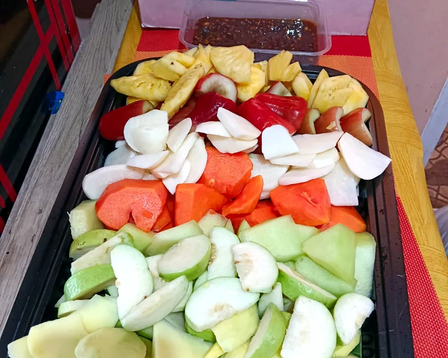Rujak Buah Segar Tampah Sambal Mede